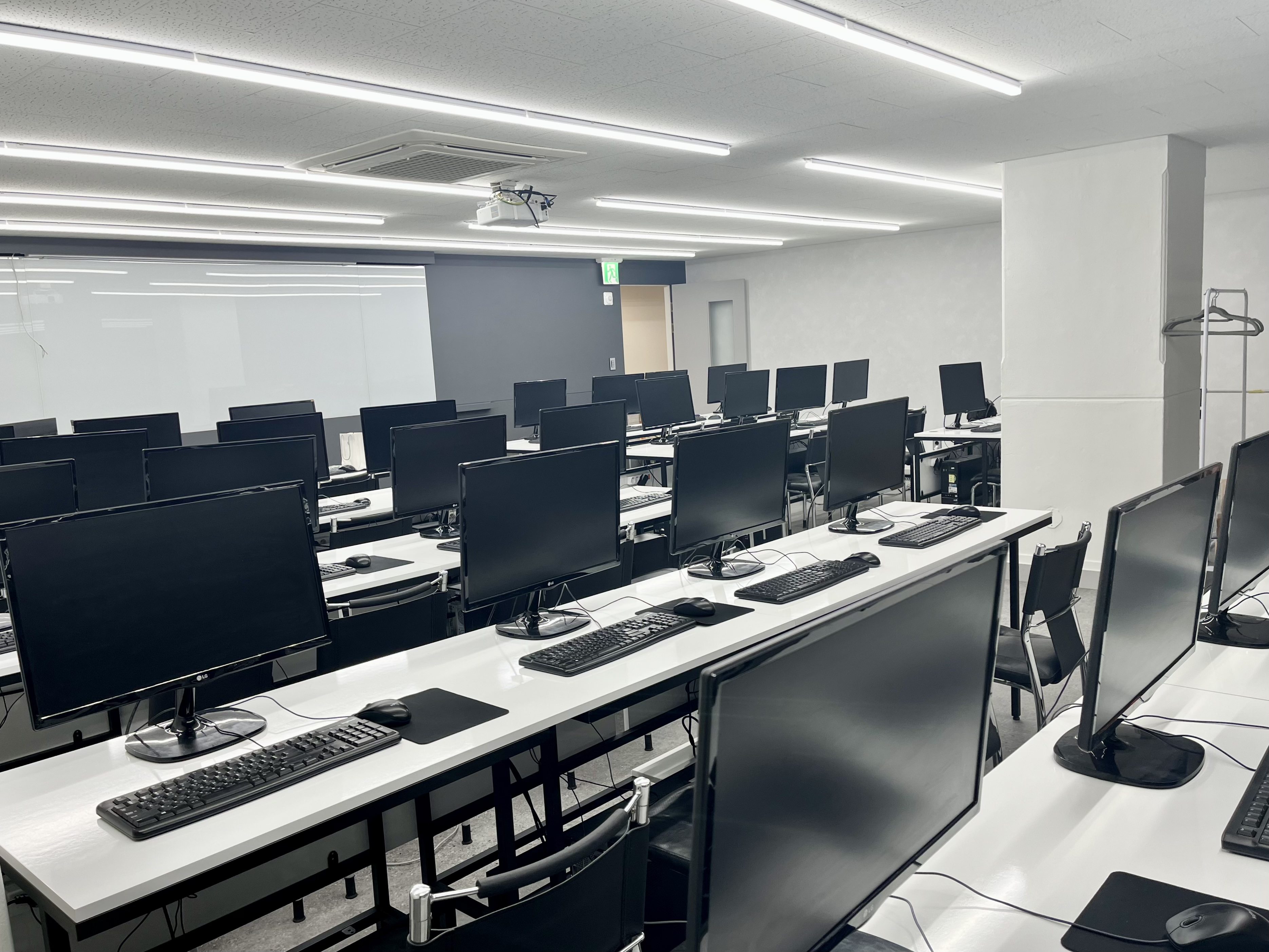 302강의실_전경(뒤)